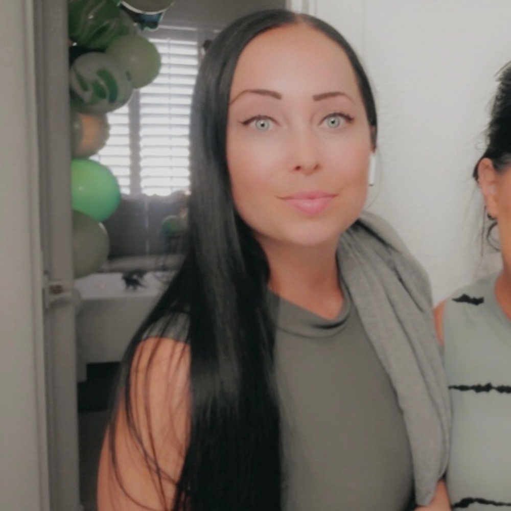 Meet your Posher, Sanna